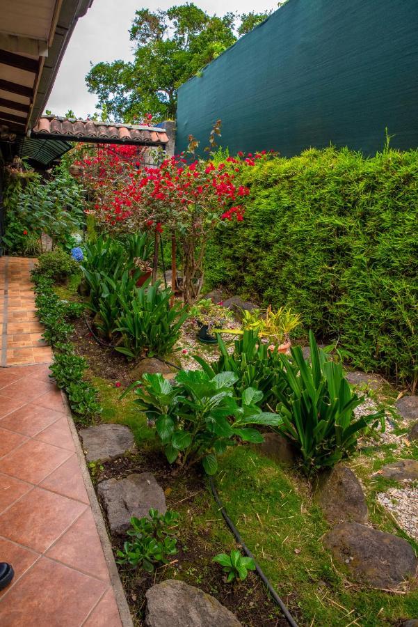 La Casa De Mama Coyita Hotel Cartago Exterior photo